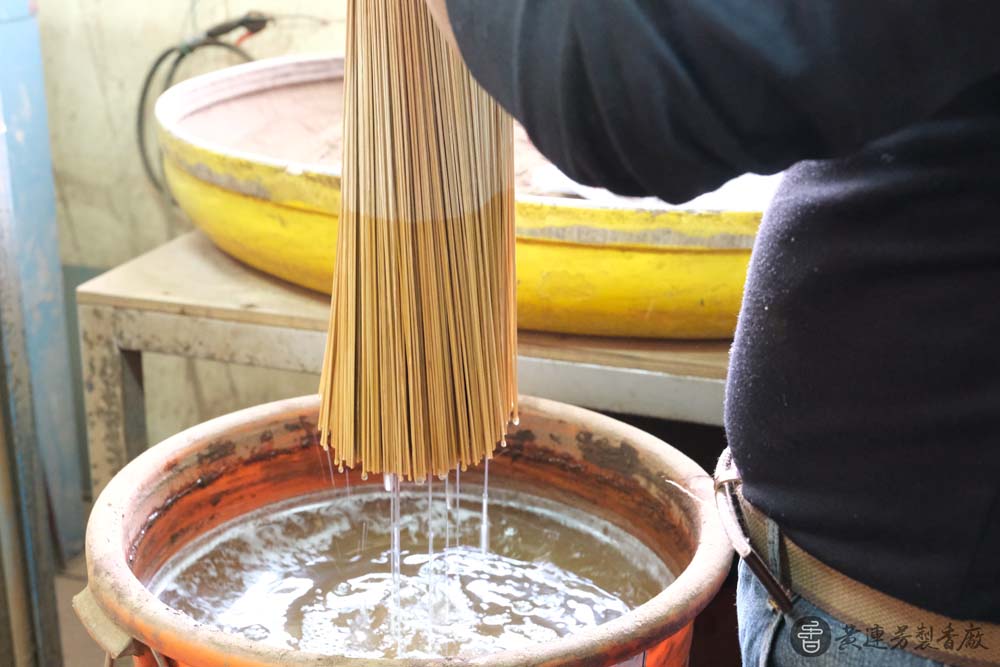 家用祝壽宮廟祭拜用貢香-螺旋貢香製作過程