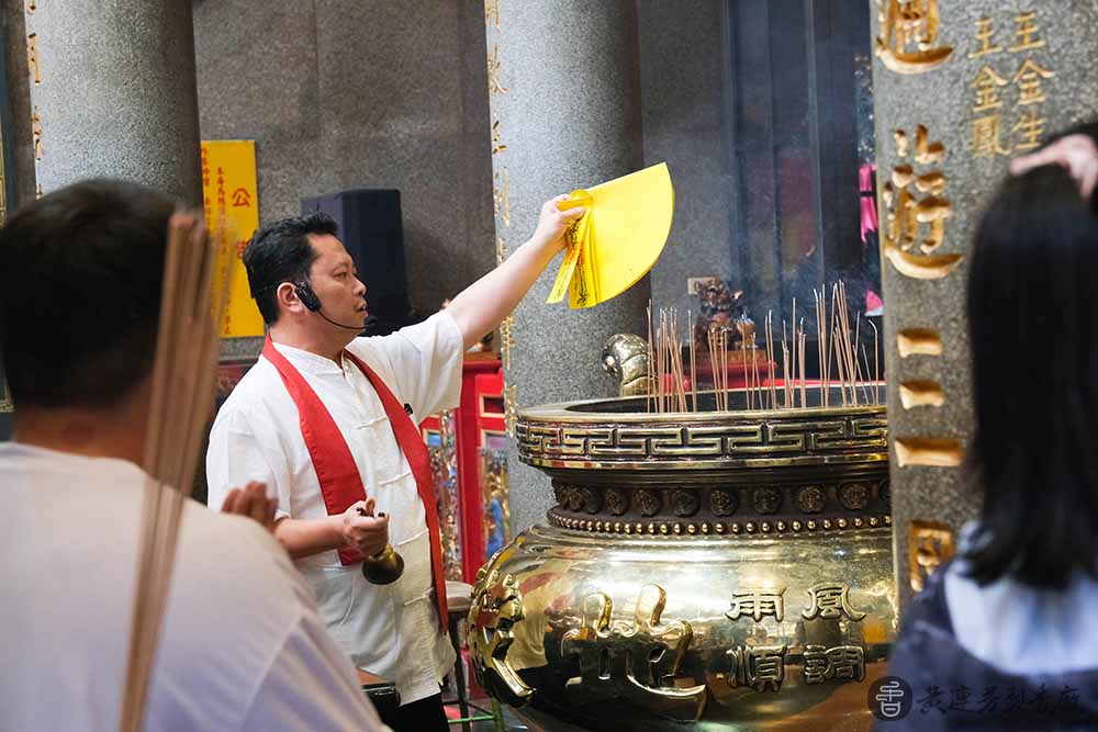 新莊地藏庵怎麼拜？