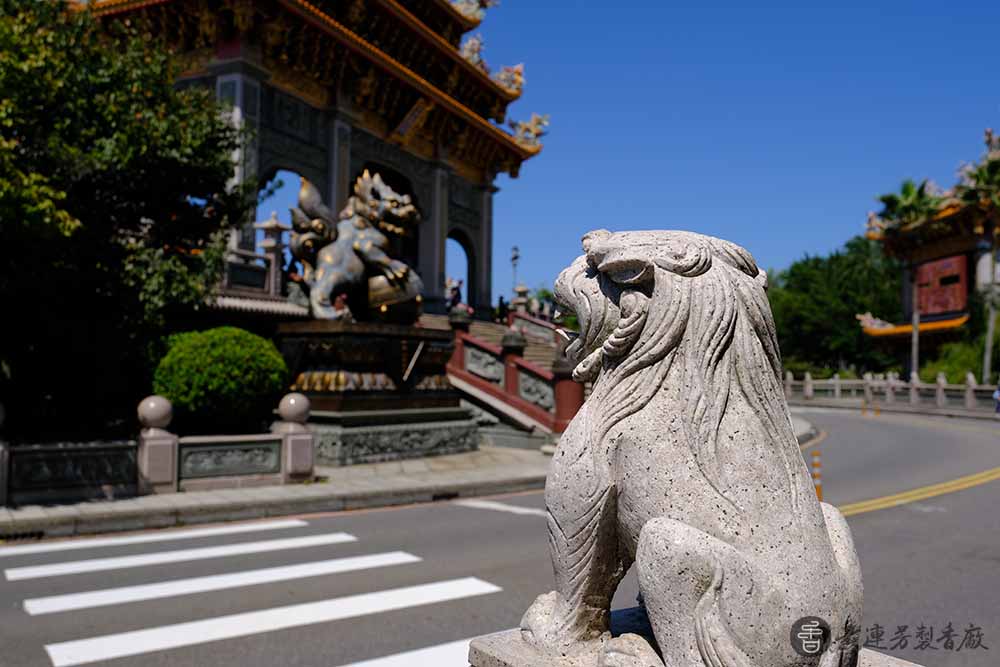 竹林山觀音寺求籤擲筊非常靈驗