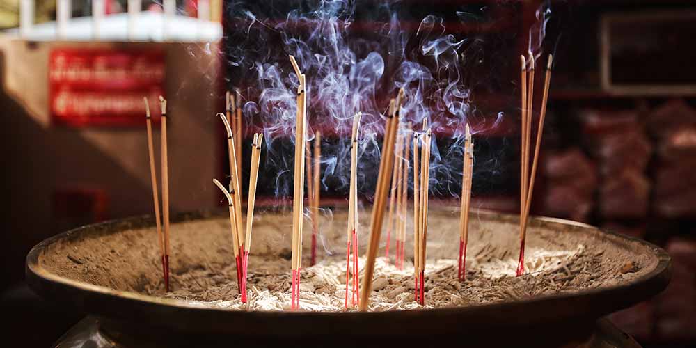 為什麼拜拜要燒香?